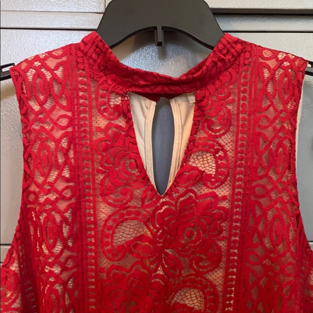Red top - Picture 2 of 3